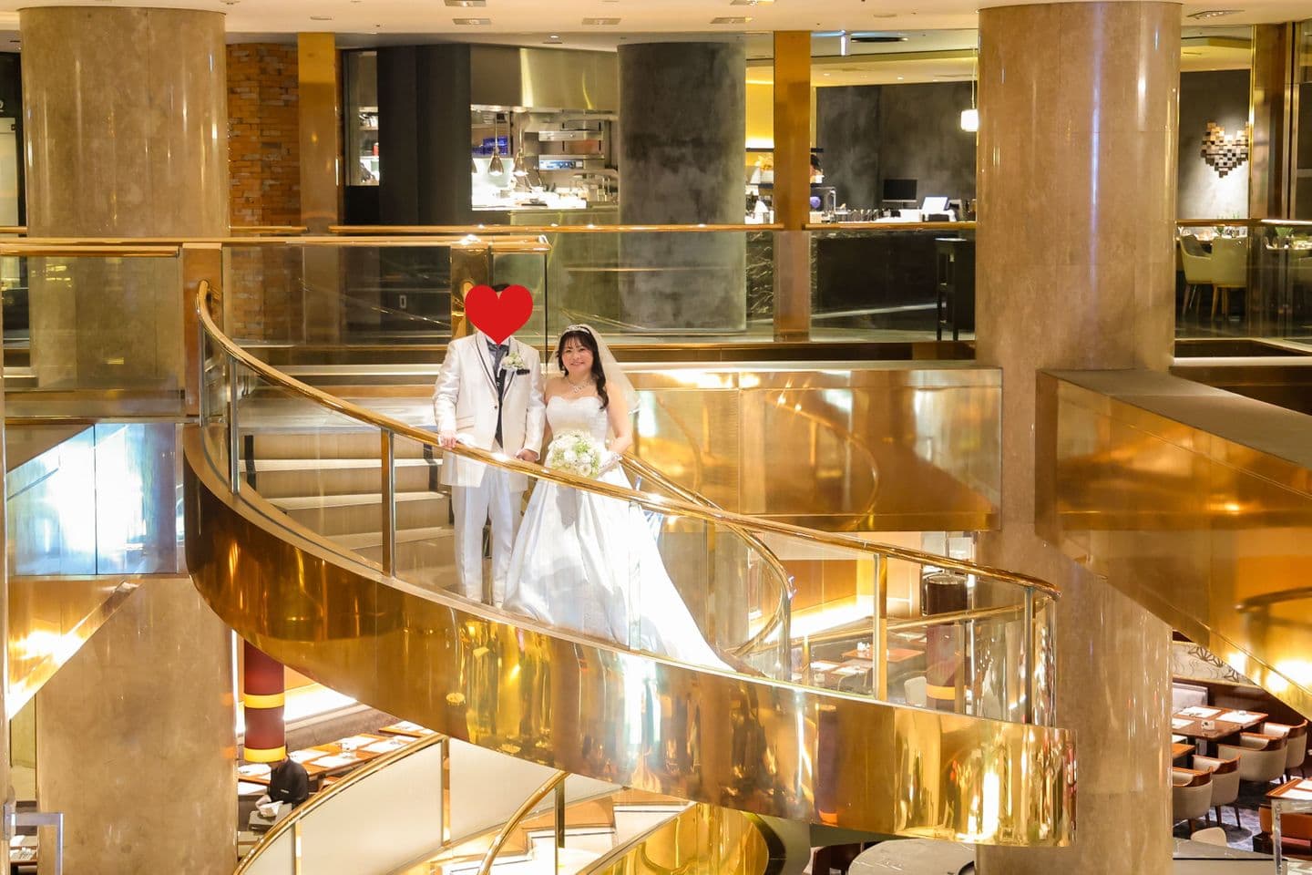 ウェディングブーケレンタル専門店【幸せバトン】店舗がございますので実際に手に取ってご覧いただけます。大阪・兵庫・関西・武庫川女子大からも近くアクセスしやすい。結婚式を節約したい方、ブーケなしとお考えの方節約ポイントお教えいたします。ウェディングを安く。前撮りや挙式を低価格で抑えても豪華に演出できるブライダルにするお手伝い。購入金額の半分以下。１級フラワー装飾技能士。