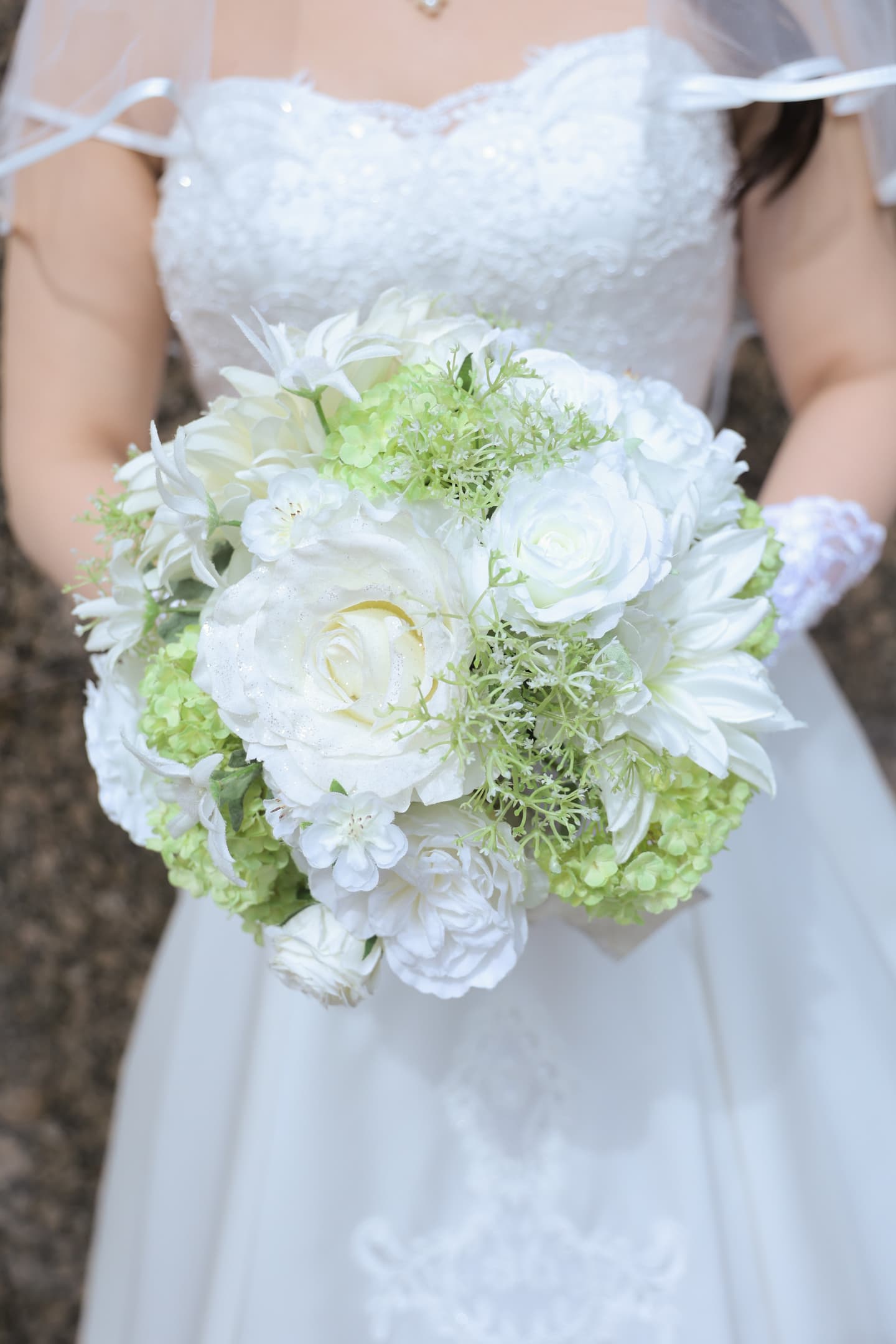 ウェディングブーケレンタル専門店【幸せバトン】店舗がございますので実際に手に取ってご覧いただけます。大阪・兵庫・関西・武庫川女子大からも近くアクセスしやすい。結婚式を節約したい方、ブーケなしとお考えの方節約ポイントお教えいたします。ウェディングを安く。前撮りや挙式を低価格で抑えても豪華に演出できるブライダルにするお手伝い。購入金額の半分以下。１級フラワー装飾技能士。